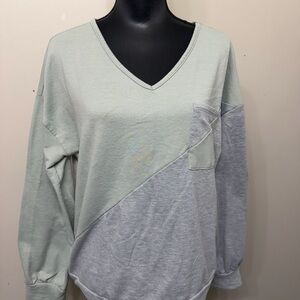 Steve Madden Women V-Neck Two-Tone Pullover Sweatshirt - Mint Heather Gray XL